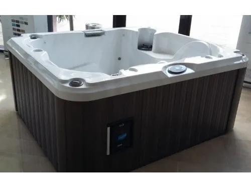 Гидромассажный СПА бассейн Jacuzzi J-215, 1,93*1,68*0,81 м., 3 места, 19 форсунок