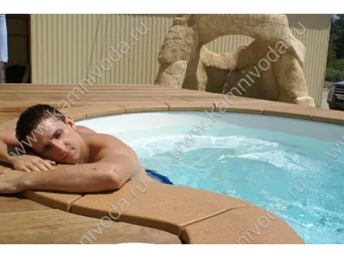 Композитный бордюрный камень (домик ш. 32 см.) цвет на выбор