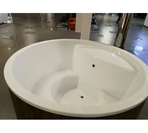 Купель композитная Polar Spa Корнер 130 с отделкой из дерева, 130*130*110 см.