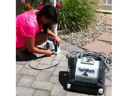 Пылесос (робот-очиститель) Hayward TigerShark 2 (пенный валик) (кабель 30 м.)