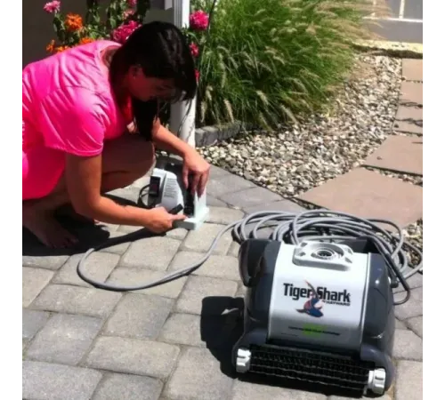 Пылесос (робот-очиститель) Hayward TigerShark 2 (пенный валик) (кабель 30 м.)