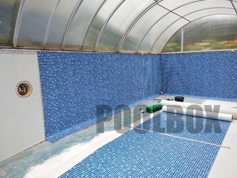 otdelka-bassejnov-pvh-membranoj-tolshchinoj-1-5-mm-11262.webp